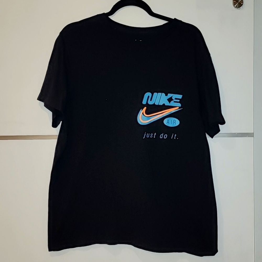 Nike The Nike Tee black crew neck w/ blue and orange size Large PTP 23 inches